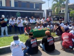 Bunda Vivi Sofiah Didukung Ratusan Warga, Penundaan Eksekusi Jadi Tuntutan Utama